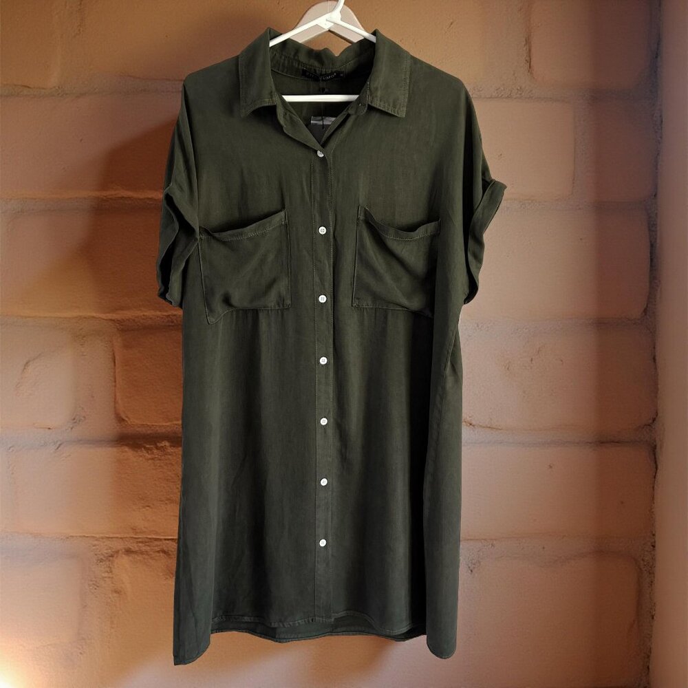 Elegant Dark Green Button-Down Midi Dress - Picture 5 of 6